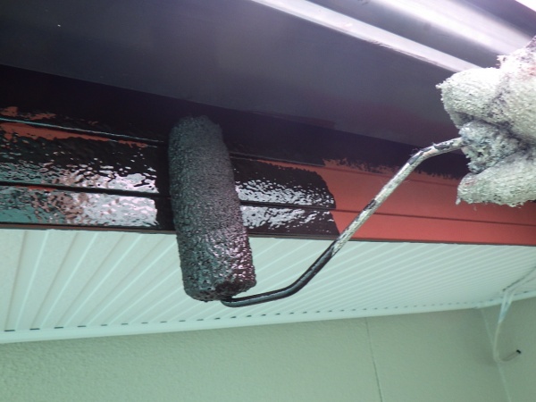 破風板の中塗り塗装をしました