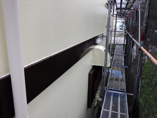 幕板の上塗り終了です