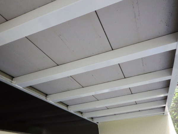 ベランダ根太の錆止め塗装終了です