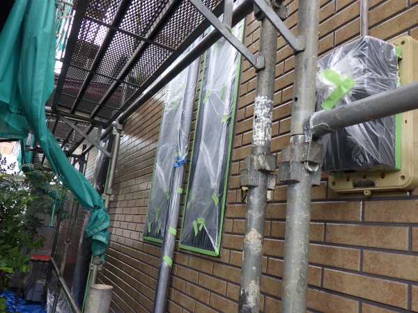 １階外壁の上塗り終了です