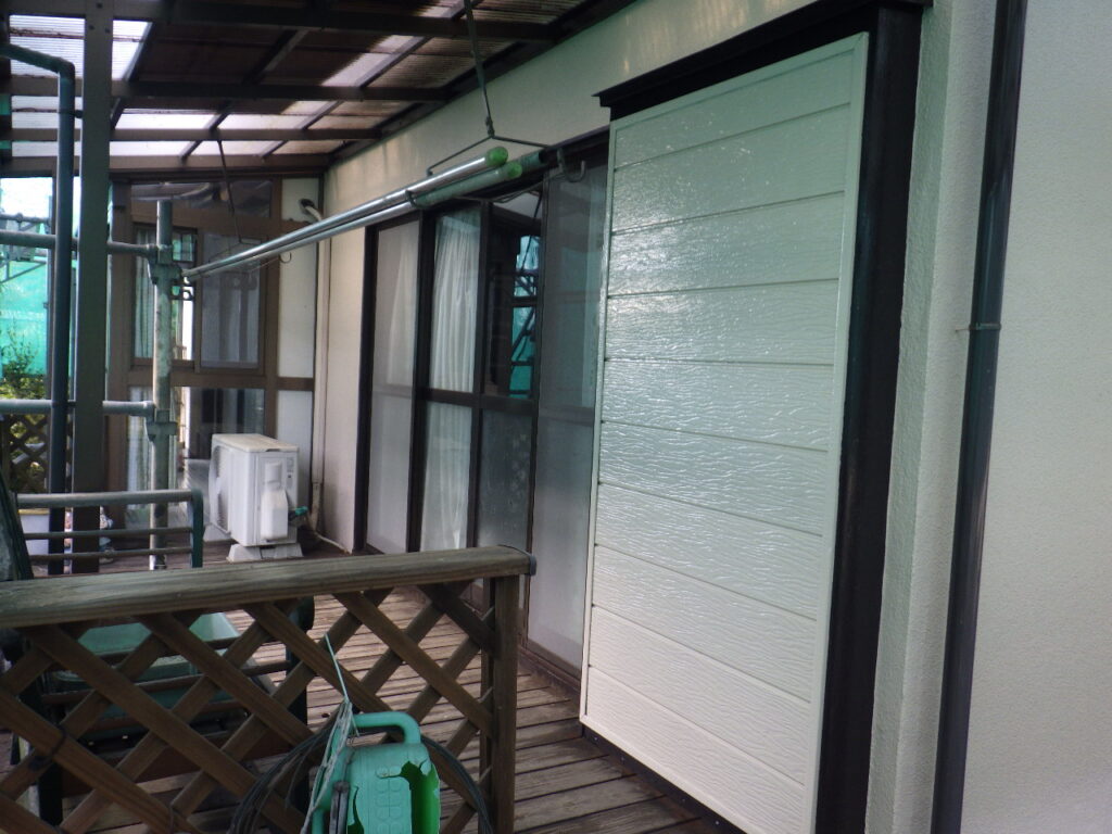 高圧洗浄後の窓周りの状態です