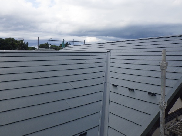 屋根カバー工法の完工です