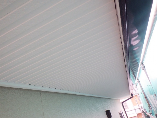 軒天塗装の完工です