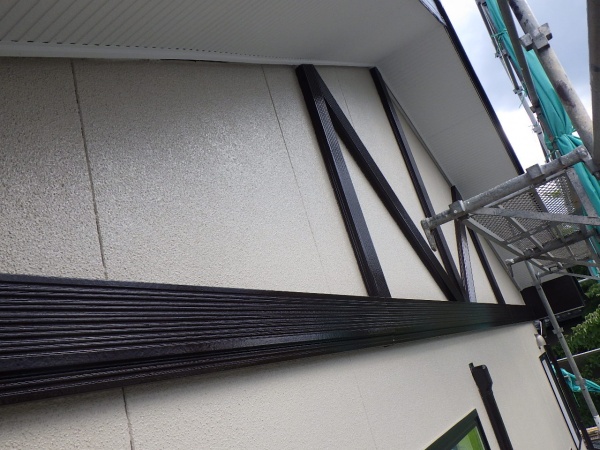 窯業系外壁と幕板塗装の完工です