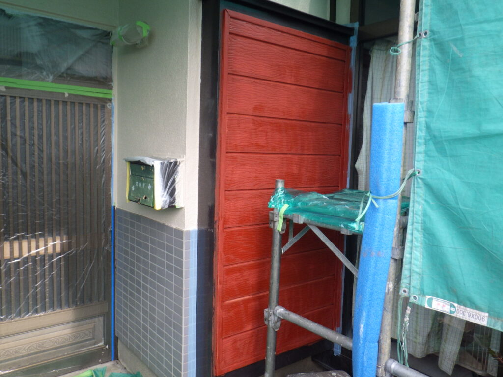 戸袋の下塗り終了です