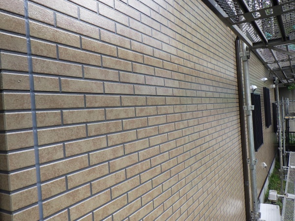 １階外壁クリアー塗装の完工です