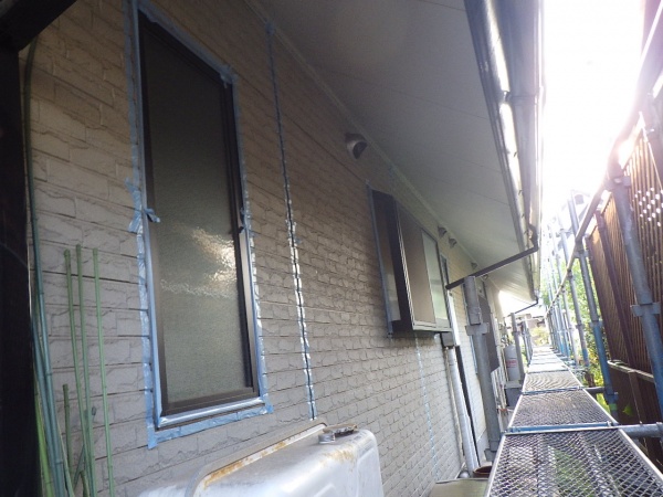 シーリング用の養生をしました