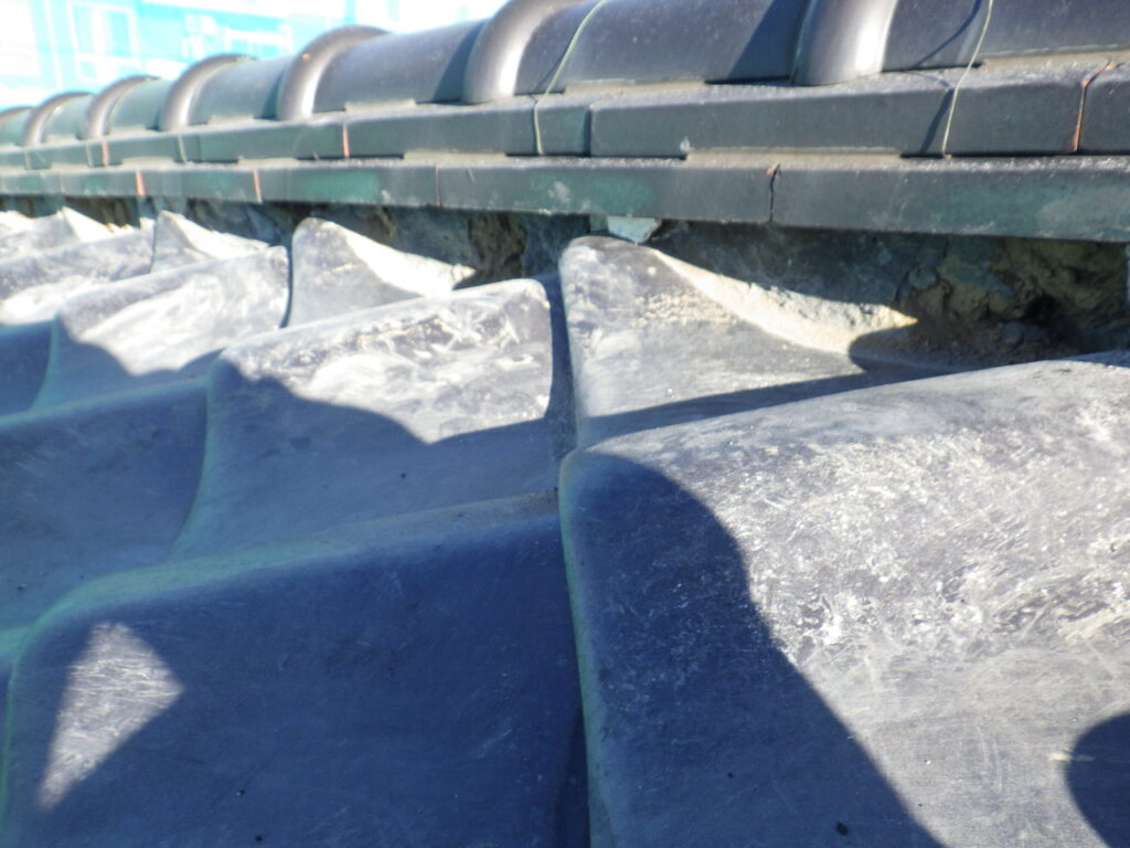 既存漆喰のはつり終了です