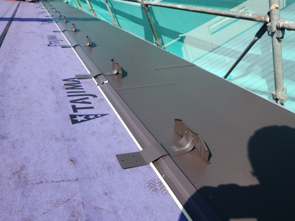 雪止めの取り付けが終了しました