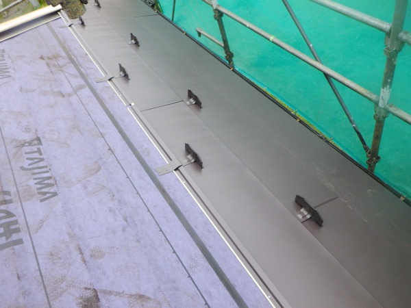 雪止めの取り付け終了です