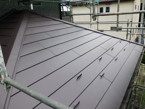 下屋根のカバー工事が終了しました