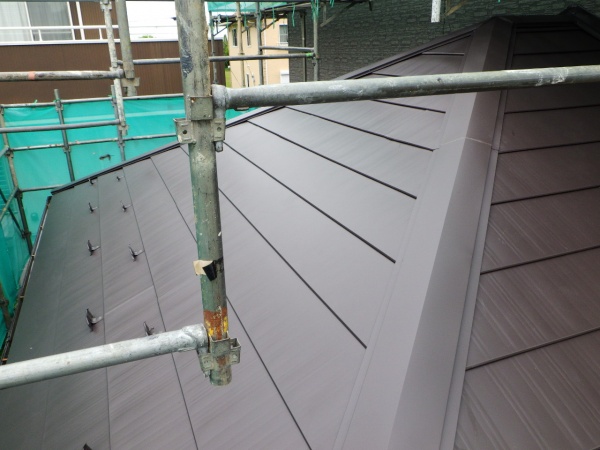 下屋根のカバー工事が終了しました