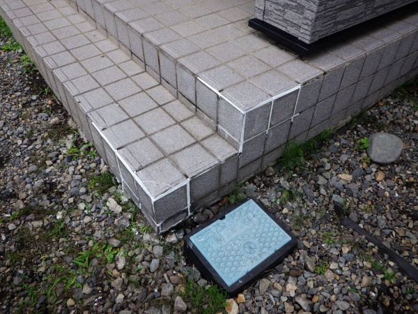 玄関タイル補修が終了しました