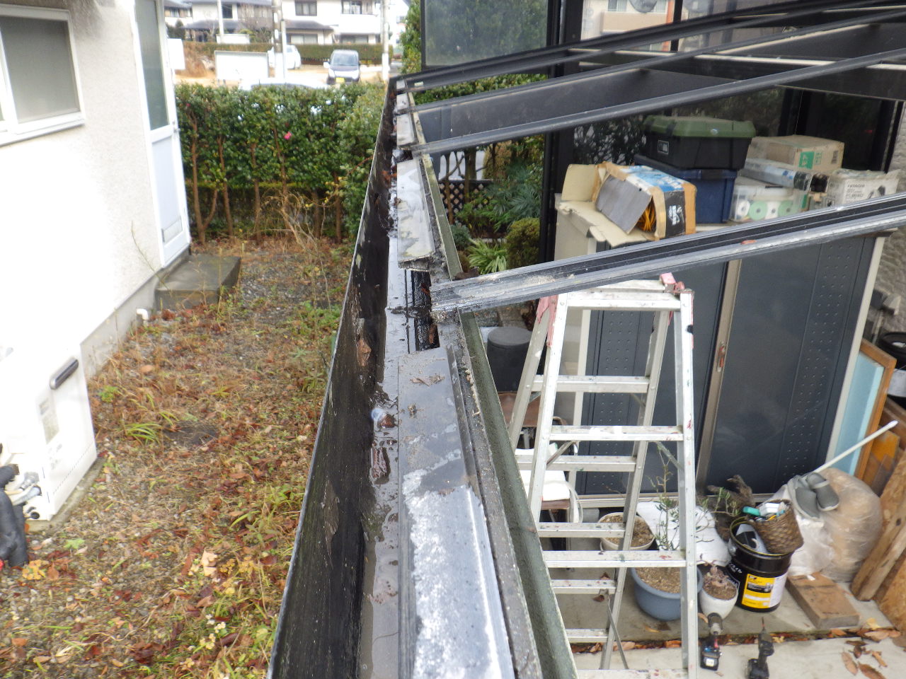 パネル縁の調整と仕上げ