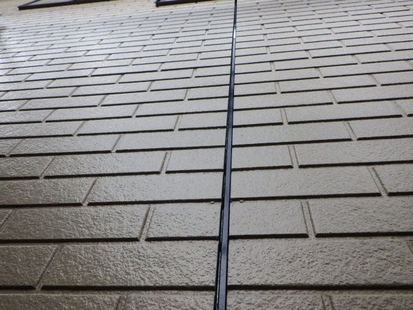 既存外壁目地の撤去終了です