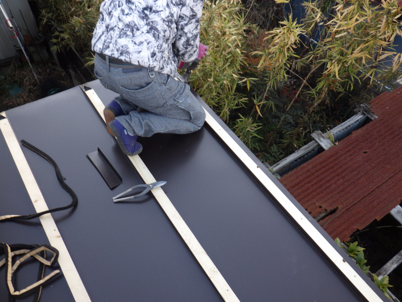 役物取り付けと端部処理