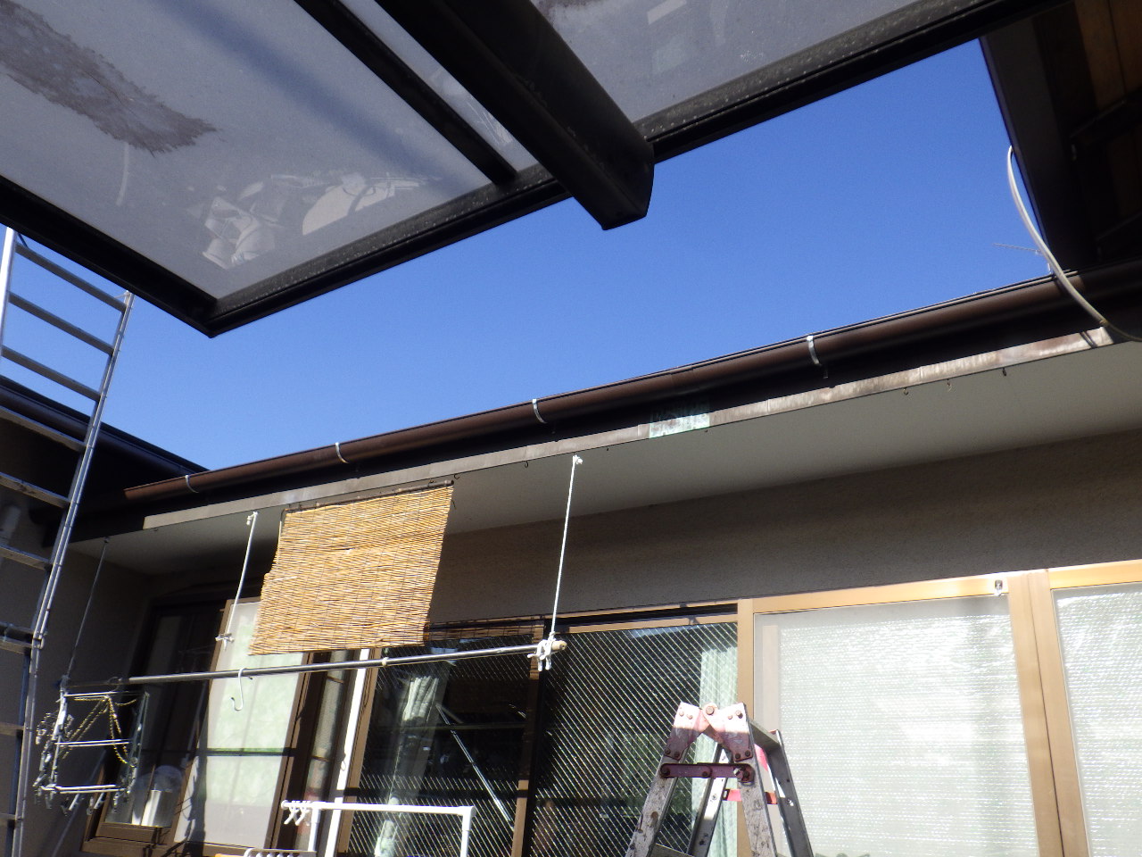 軒樋の取り付け終了です