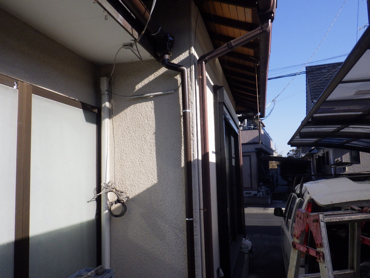 竪樋の取り付け終了です