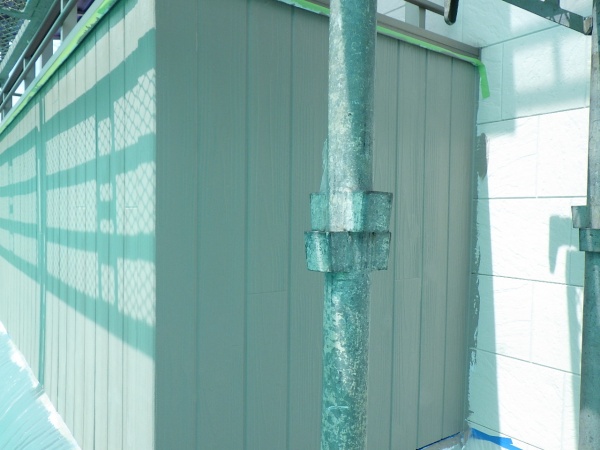 パラペットの中塗り終了です