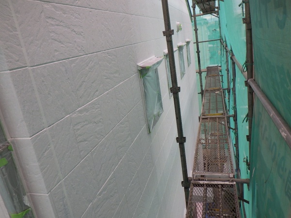 外壁の下塗り終了です