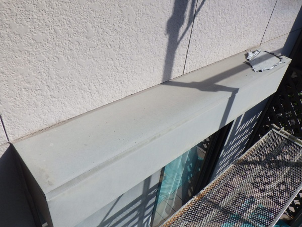 施工前のシャッターボックスの状態です