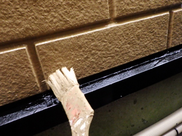 外壁の補修中です