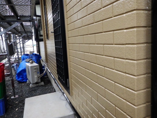 １階外壁面の完工です