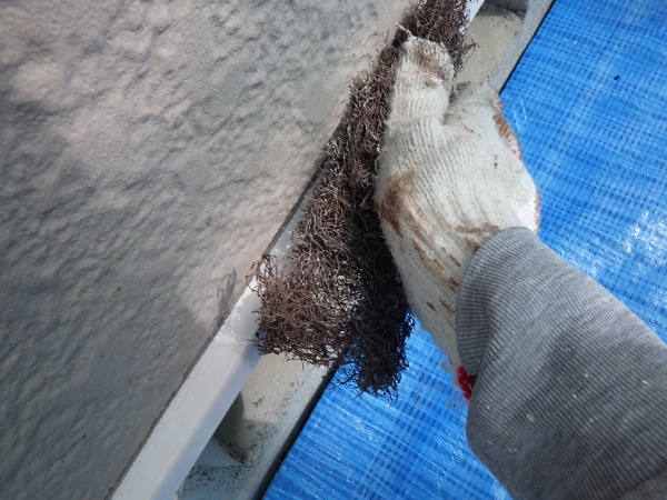 土台水切のケレン中です