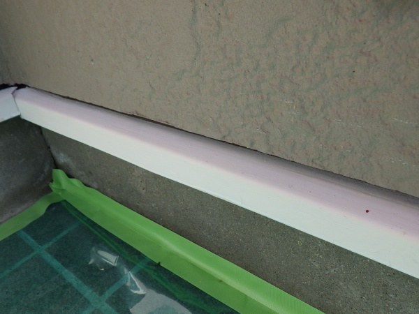 土台水切の錆止め塗装終了です