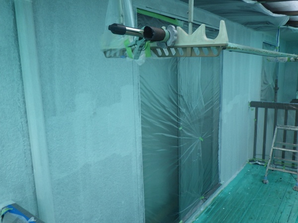 外壁の下塗り終了です