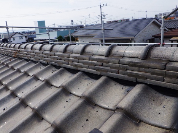 大屋根の漆喰増し詰めが終了しました