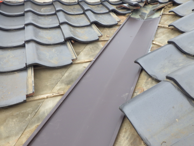 谷樋の棟側を繋ぎました