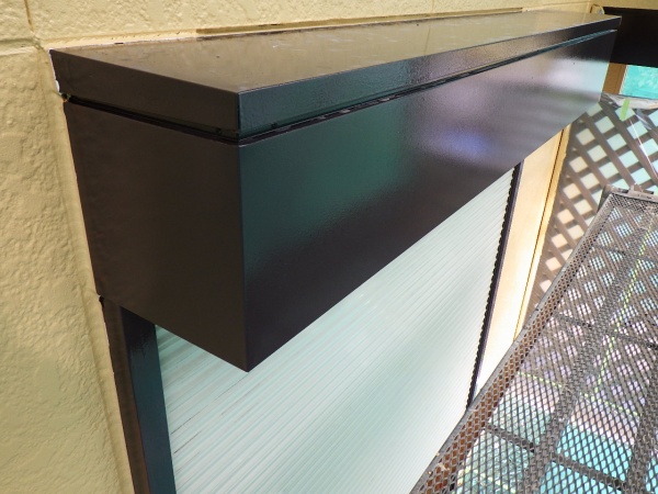 外壁板金部の中塗り塗装終了です