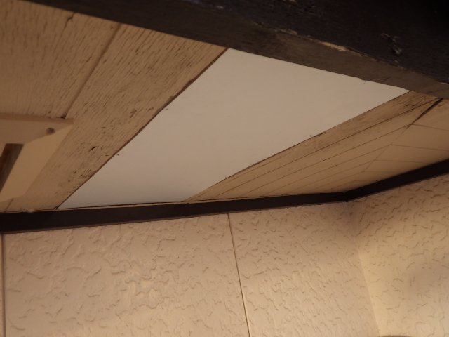 化粧べニアを貼り付けました