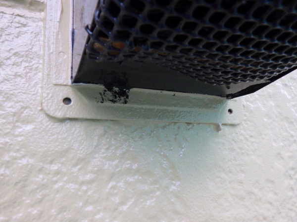 補修前の外壁の状態です