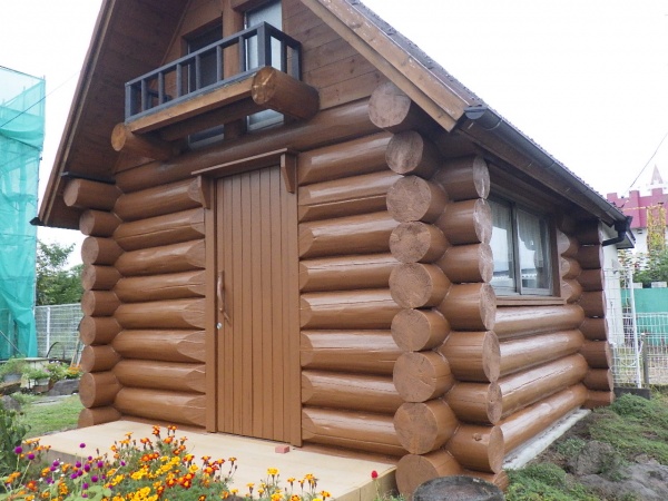 塗装後のロゴハウスの状態です