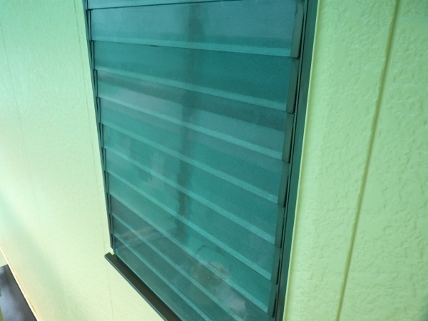 窓枠周りの補修終了です