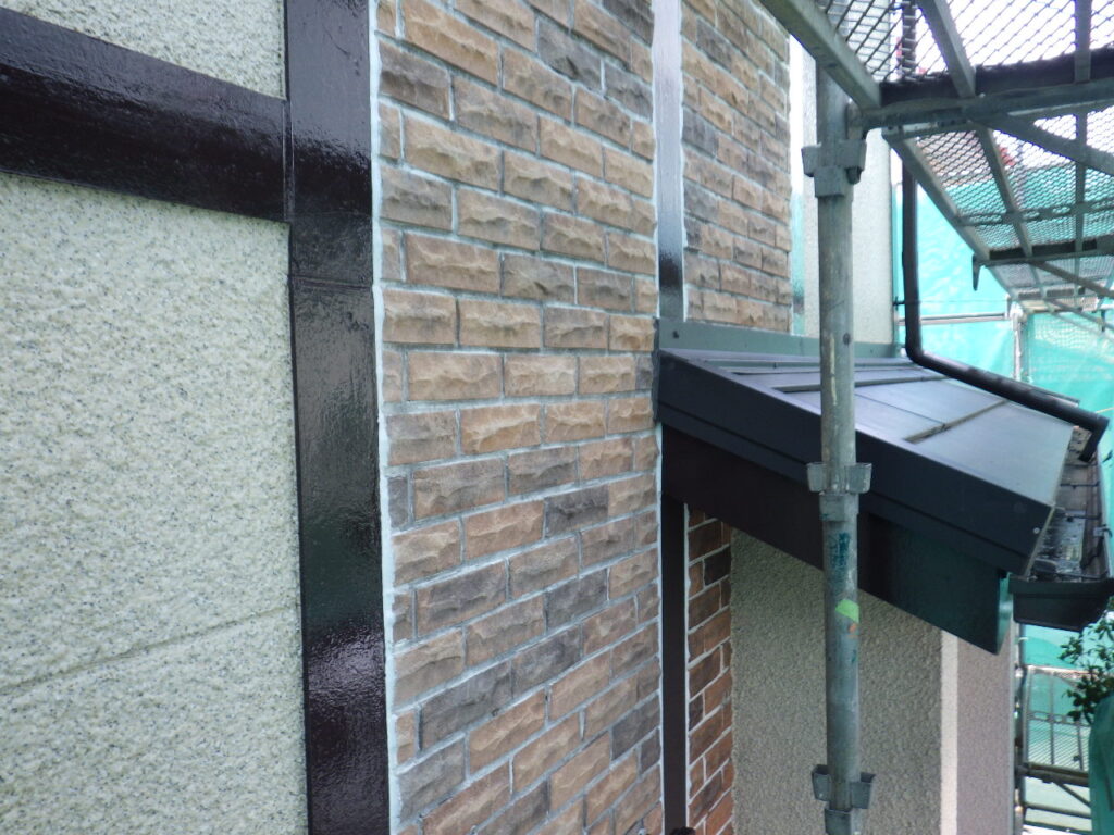 役物塗装目地打ち替えの完工