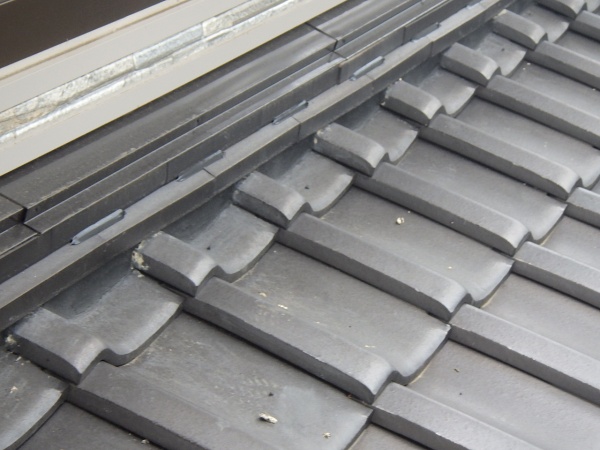 熨斗瓦のラバーロック終了です