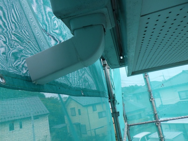 雨樋を取り外しました