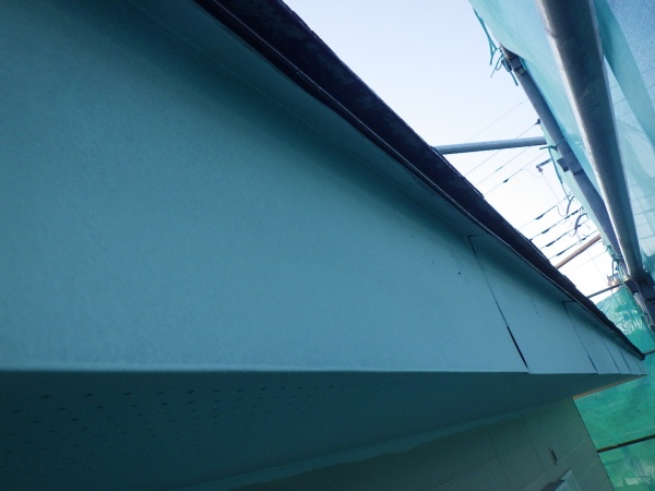 破風板金の下塗り塗装終了です