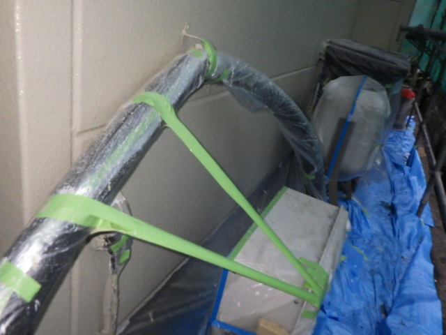 外壁下段の上塗り終了です