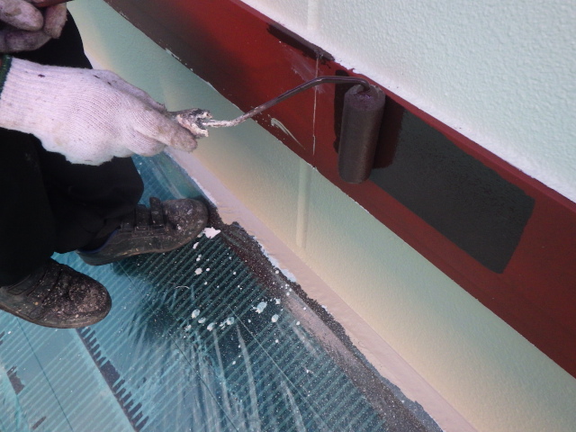 幕板の中塗り中です