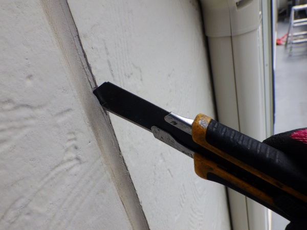 傷んだ目地を撤去しました