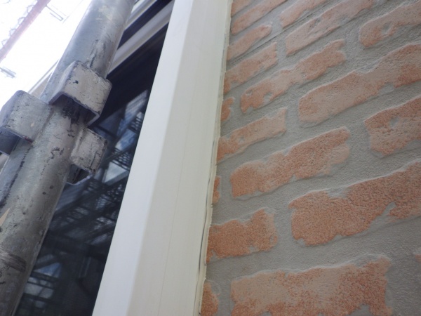 窓周りのシーリング打ち替え終了です