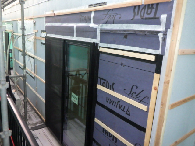 サッシ周りの胴縁取り付けが終了しました