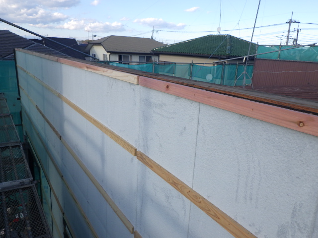 胴縁を取り付けました