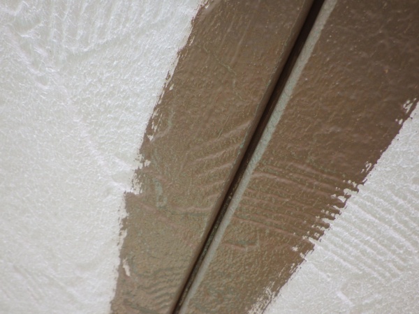 中塗り塗装中です