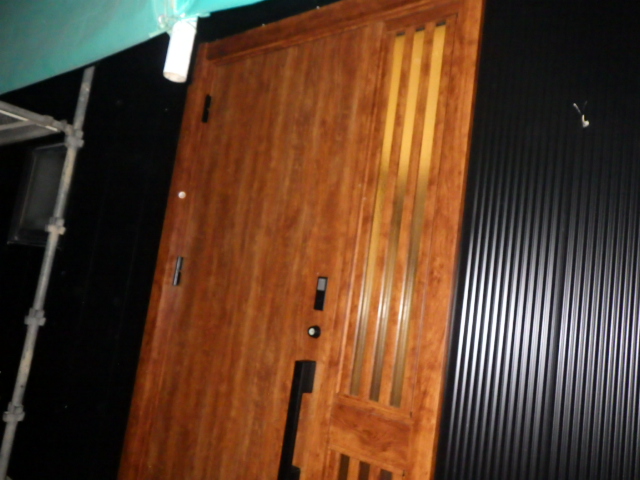 １階の役物取り付け終了