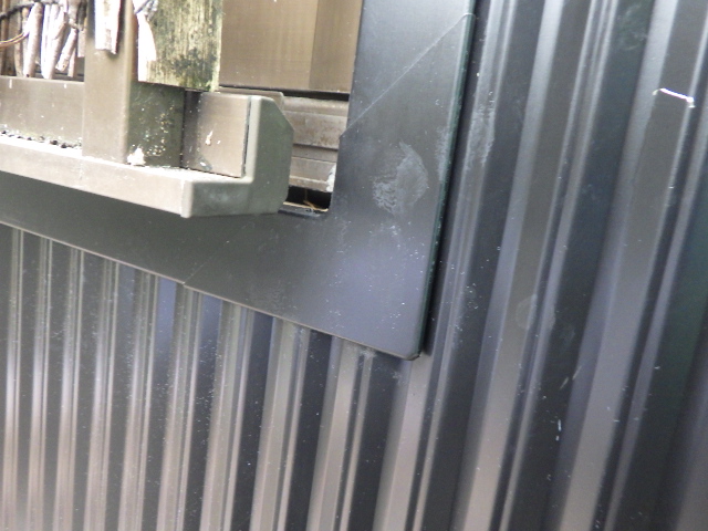 回り縁キャップの取り付け終了です